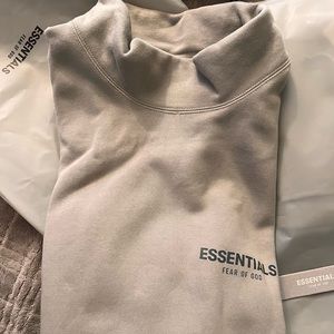 FOG ESSENTIALS mock turtle and sweat shorts Pistachio and swear pants Harvest